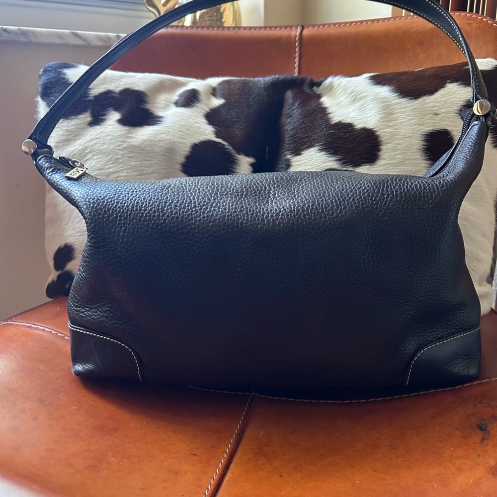 Maxx New York Black Leather Shoulder Bag